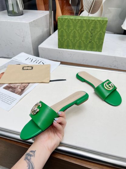 Gucci women's flat slippers - Image 7