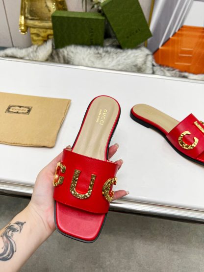 Gucci women's flat slippers - Image 7