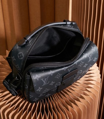 Louis Vuitton 𝐒 𝐋𝐎𝐂𝐊 Black Flower - Image 7