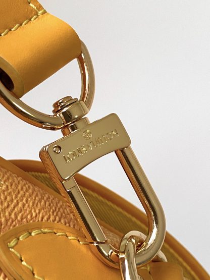 Louis Vuitton Montsouris Small Messenger Bag - Image 7