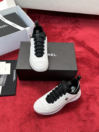 Chanel men's and women's couple's white and black mix and match classic casual sports shoes - Image 7