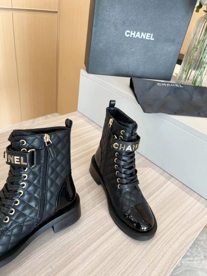 Chanel's latest black Martin boots for autumn and winter - Image 7