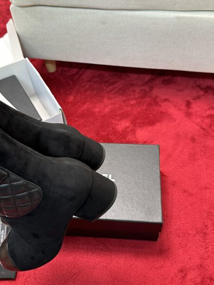 Chanel's new simple, stylish and comfortable black ankle boots with a heel height of 5cm - Image 7