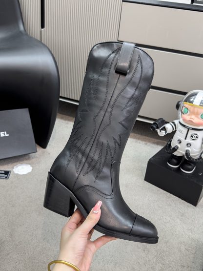 Chanel's black autumn and winter main season boots worth adding to your wardrobe - Image 7