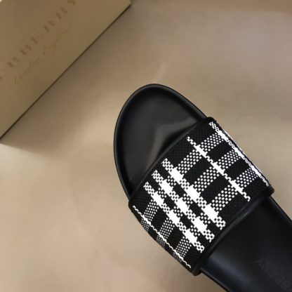 Burberry classic men's slippers - Image 7