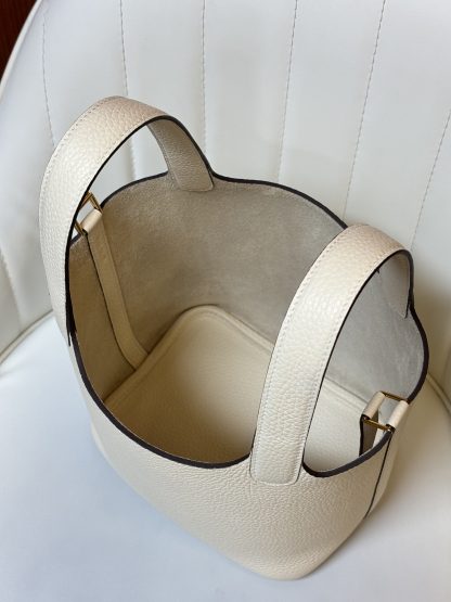 Hermes cream platinum buckle 18cm basket bag - Image 7