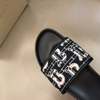 Burberry classic men's slippers - Image 6