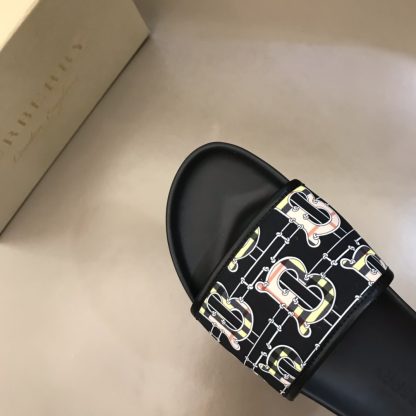 Burberry classic men's slippers - Image 7