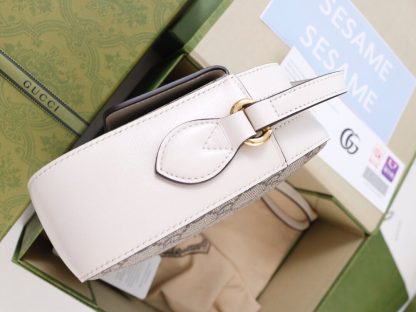 Gucci classic modern stylish crossbody bag - Image 7