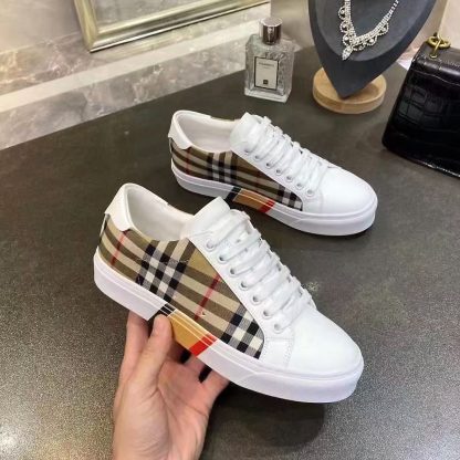 Burberry low-top sneakers - Image 8