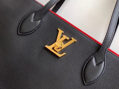 Louis Vuitton m57345 black spring and summer new product - lockme handbag - Image 6