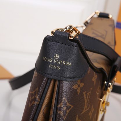 Louis Vuitton M46659 Handbag - Image 7