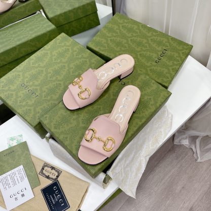 Gucci horsebit shallow design with square toe and three-dimensional square heel slippers - Image 8