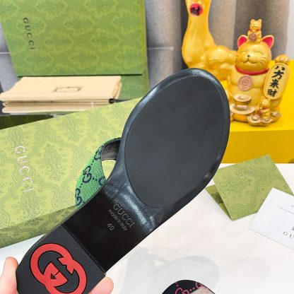 Gucci women's flat slippers - Image 7