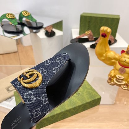 Gucci women's flat slippers - Image 8