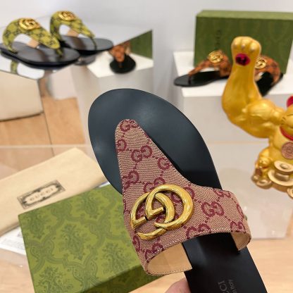Gucci women's flat slippers - Image 6