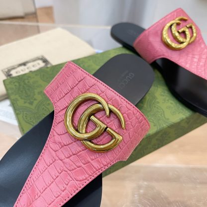 Gucci women's flat slippers - Image 7