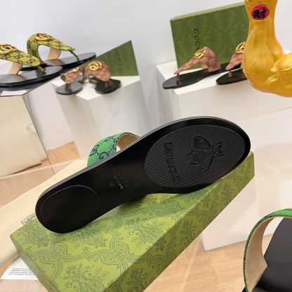 Gucci women's flat slippers - Image 8