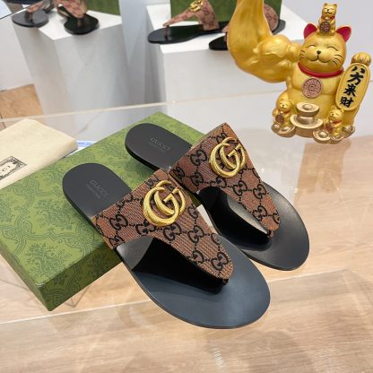 Gucci women's flat slippers - Image 7