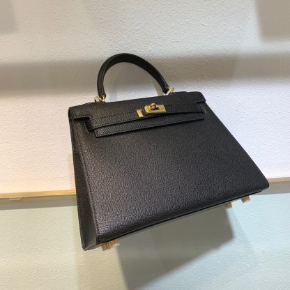 A black Kelly handbag from Hermès Size: 20613cm - Image 7