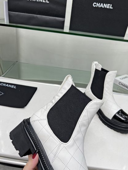 Chanel embroidered thick-soled white versatile Chelsea boots - Image 7