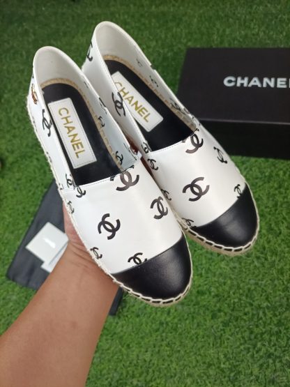 Chanel early spring sunshine white and black new fisherman shoes - Image 5