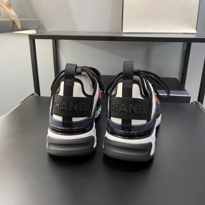 Chanel's latest beautiful black and white slim casual sneakers - Image 7