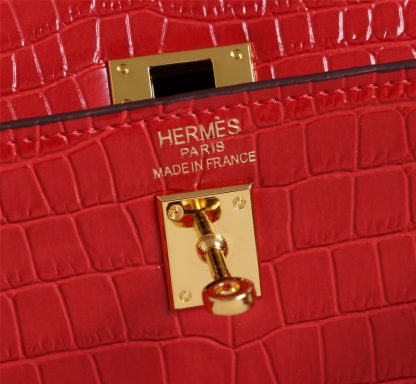 Hermès Red Mini Second Generation Kelly Crocodile Pattern Crossbody Bag Size: 25cm+9cm+18cm - Image 7