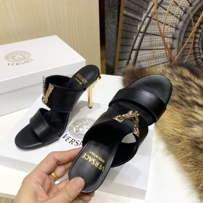 VERSACE Fashion V Buckle High Heels - Image 7