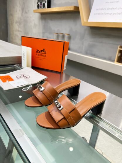 Hermès early spring new pure handmade brown thick heel sandals - Image 7