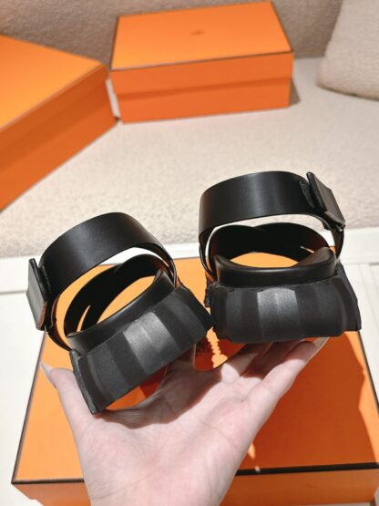 Hermes pure black comfortable casual style cross sandals with a bottom thickness of 4cm - Image 7