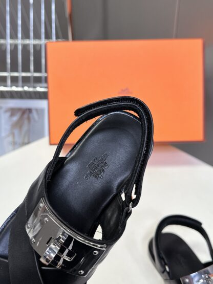 Hermès Spring and Summer Classic Square Toe Black Versatile Comfort Sandals - Image 7