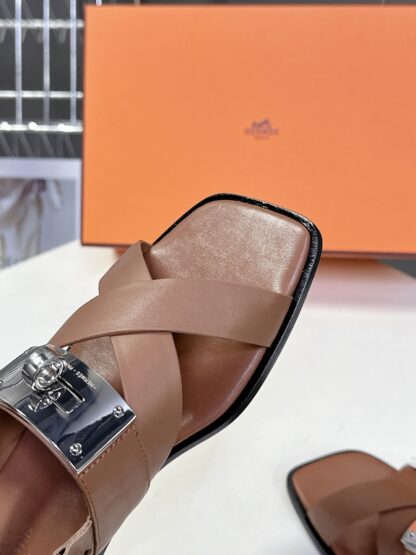 Hermès Spring and Summer Classic Square Toe Brown Versatile Comfort Sandals - Image 7
