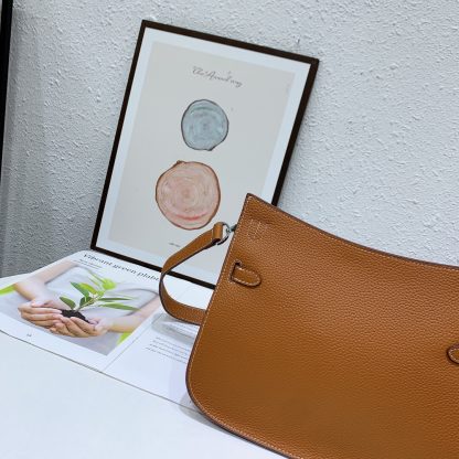 Hermes dark brown practical crossbody bag size bottom length 28cm width 12cm height 25cm - Image 7