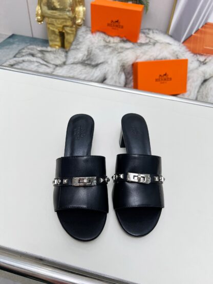 Hermès Spring/Summer new black thick-heeled sandals, heel height 5cm - Image 7