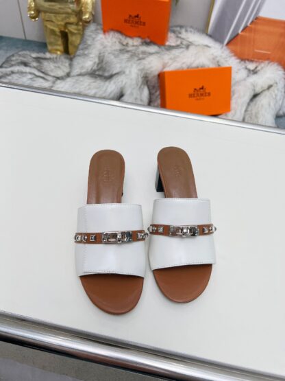 Hermès new spring and summer white and brown color matching thick heel sandals, heel height 5cm - Image 7