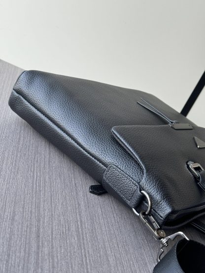 Prada Trendy Handbag - Image 7