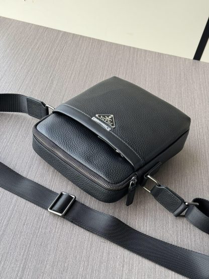 Prada elegant crossbody bag - Image 7