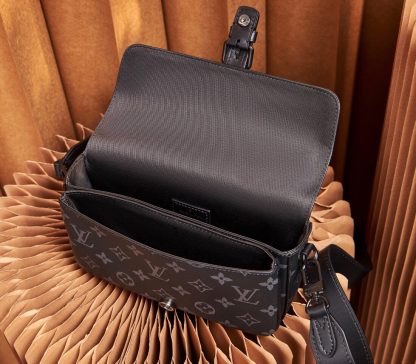 Louis Vuitton Montsouris Mini Handbag Model - Image 7