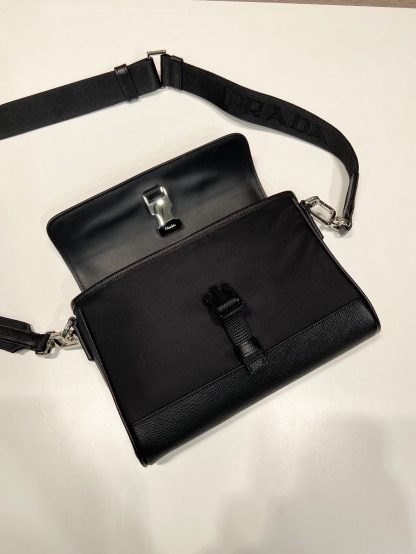 Prada simple atmospheric shoulder bag - Image 7