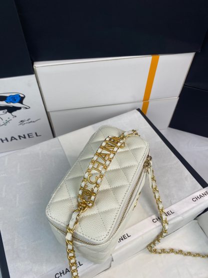 Chanel new style letter wide handle chain makeup bag - Image 7