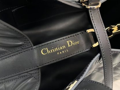 Dior Toujours Vertical Handbag - Image 7