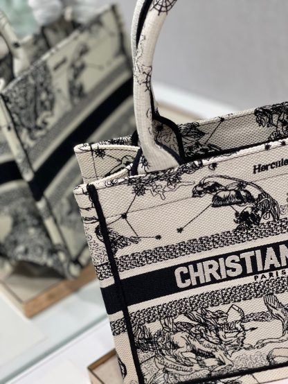 Dior Mini Book tote bag - Image 7
