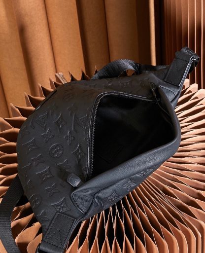 Louis Vuitton Discovery Waist Bag - Image 7