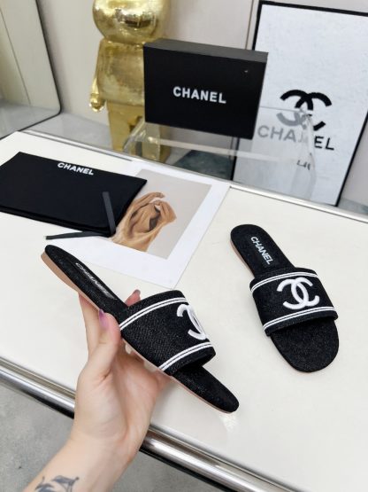 Chanel black new fabric sheepskin slippers - Image 7