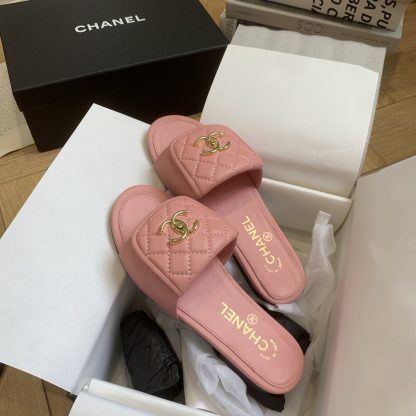 Chanel Early Autumn New Dark Pink High Fashion Flip Flops - Image 7
