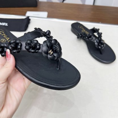 Chanel Spring/Summer Black Delicate Shoes and Customized Flower Flip Flops Heel Height 1.5cm - Image 7