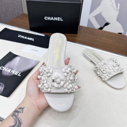 Chanel Spring/Summer White Delicate Shoes and Custom Flower Sandals Heel Height 1.5cm - Image 7