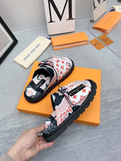 Louis Vuitton Early Spring Couple's Closed-Toe Slippers - Image 7
