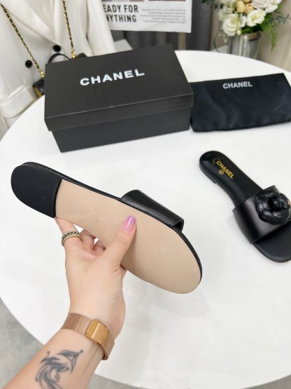 Chanel new black fabric sheepskin slippers - Image 7